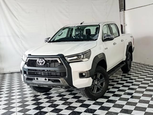 2025 TOYOTA Hilux
