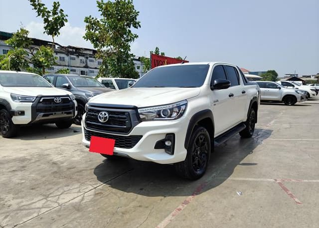 2019 TOYOTA Hilux