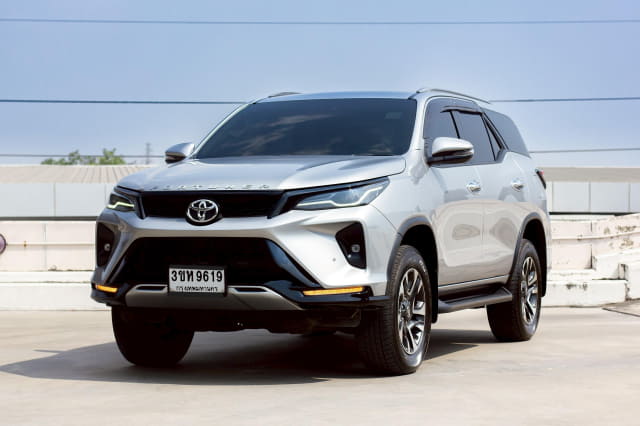 2023 TOYOTA Fortuner