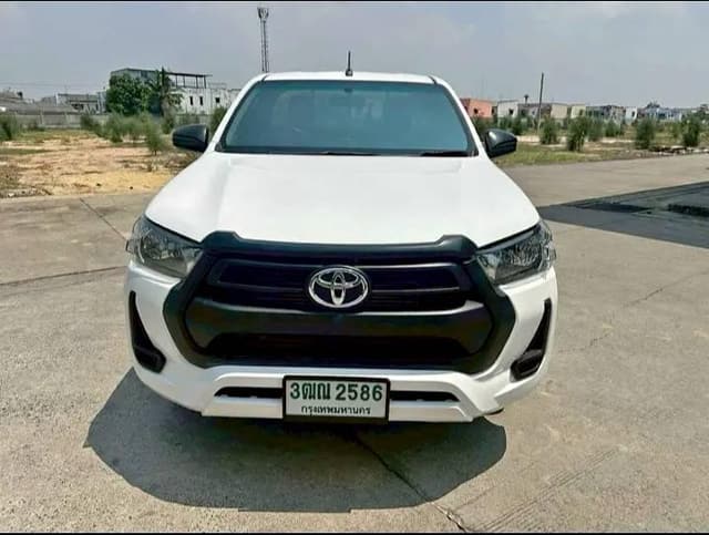 2021 TOYOTA Hilux