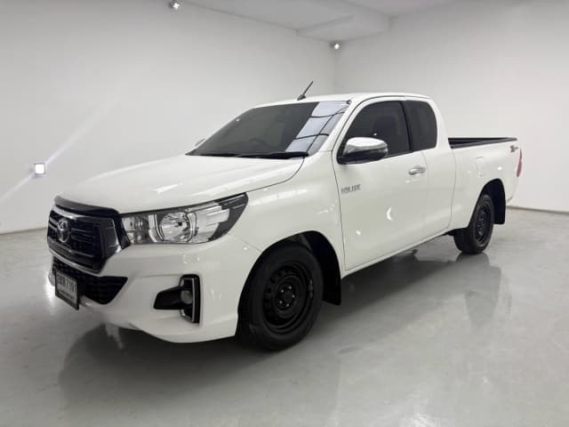 2019 TOYOTA Hilux