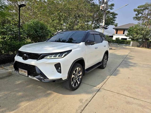 2021 TOYOTA Fortuner