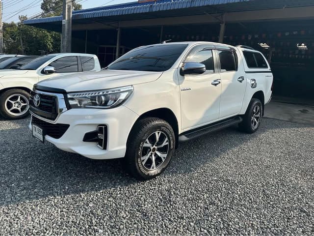 2019 TOYOTA Hilux