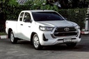 2021 TOYOTA Hilux