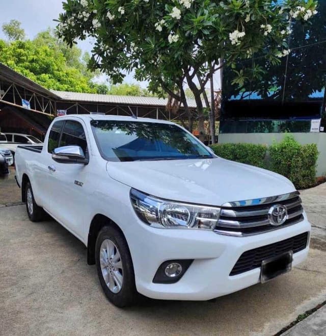 2017 TOYOTA Hilux