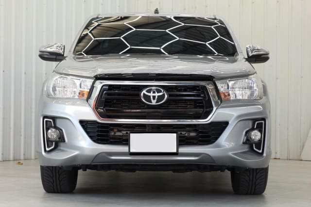 2019 TOYOTA Hilux