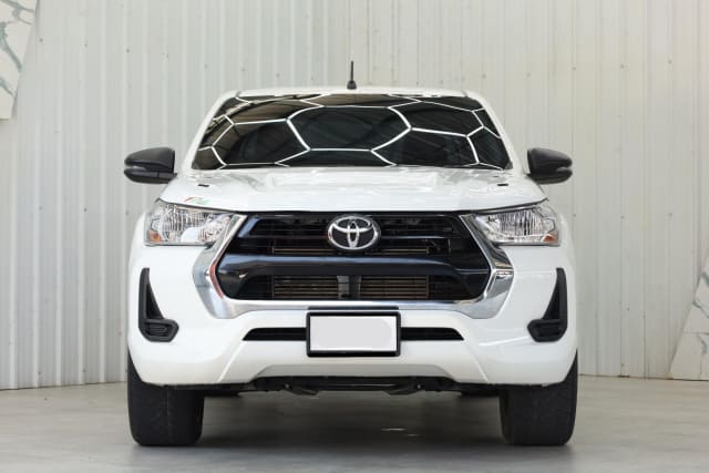 2024 TOYOTA Hilux