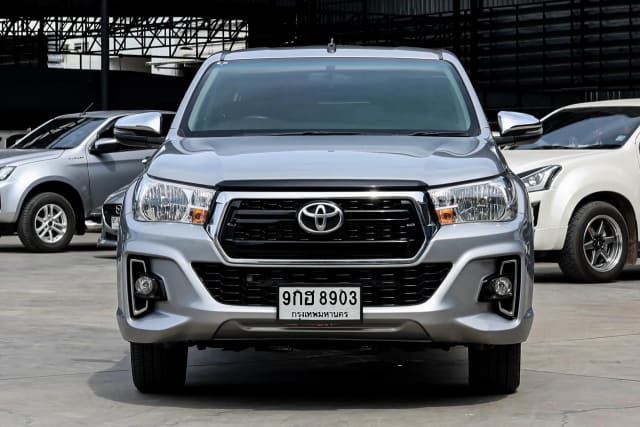 2020 TOYOTA Hilux