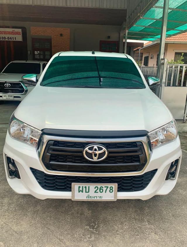 2019 TOYOTA Hilux