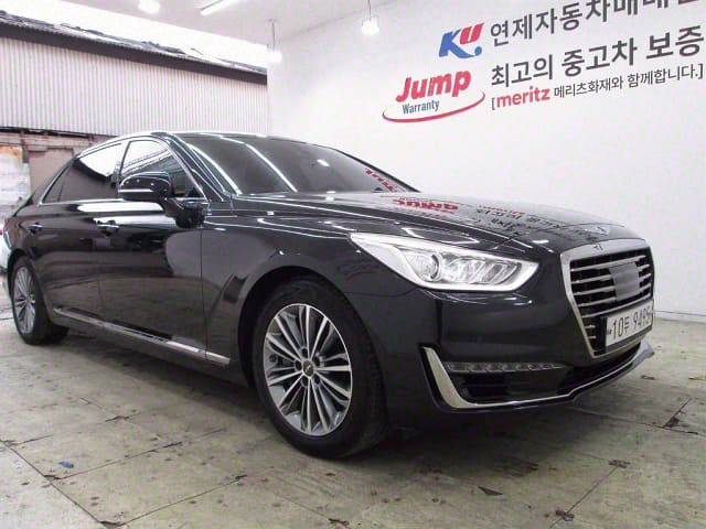 2018 Genesis EQ900