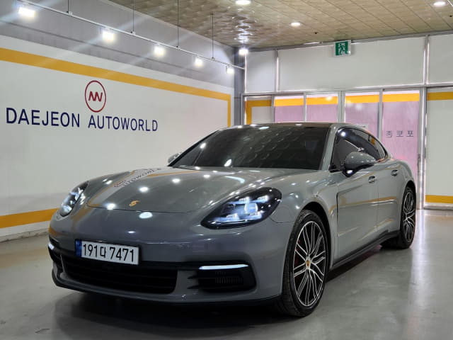 2018 Porsche Panamera
