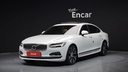 2022 VOLVO S90