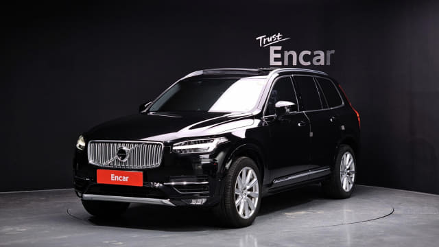 2017 VOLVO XC90