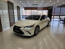 2025 LEXUS ES