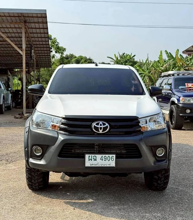 2019 TOYOTA Hilux