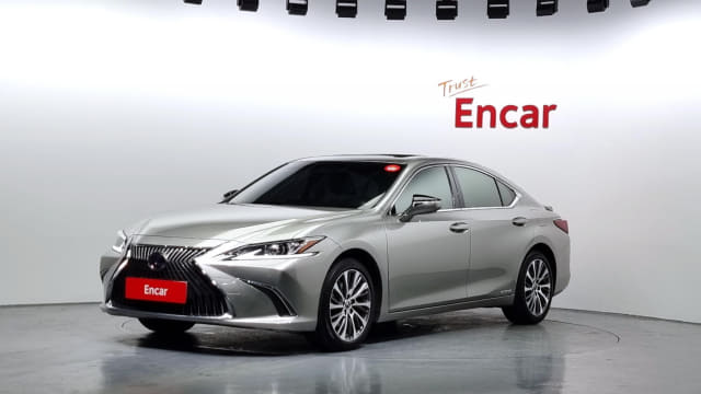 2021 LEXUS ES