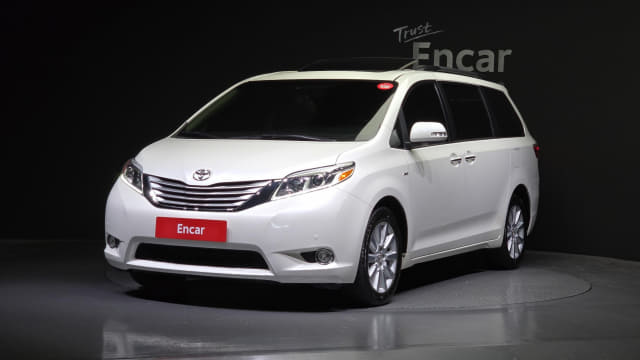 2017 TOYOTA Sienna