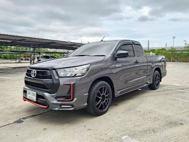 2021 TOYOTA Hilux