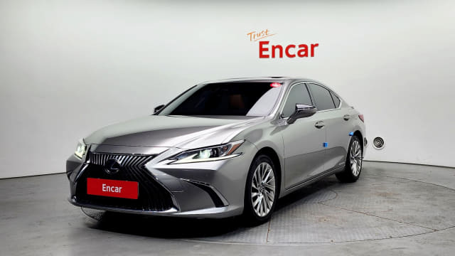 2021 LEXUS ES