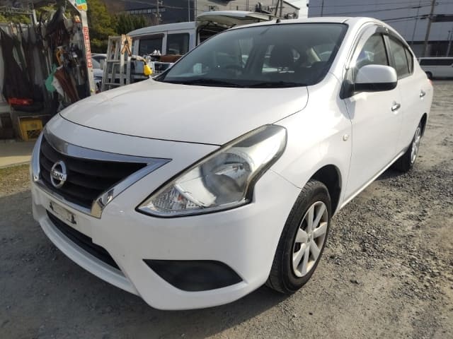 2016 NISSAN Latio