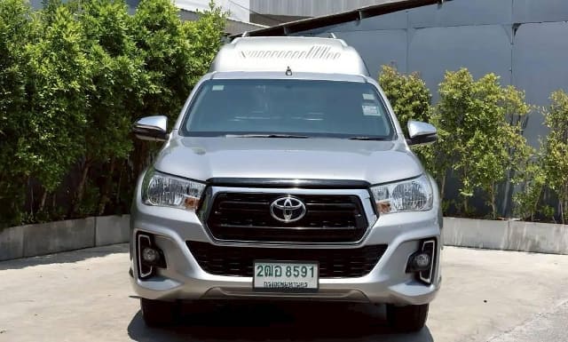 2019 TOYOTA Hilux