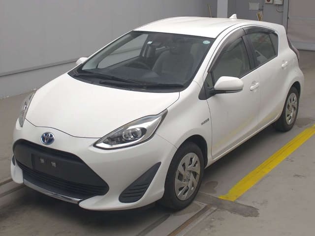 2020 TOYOTA Aqua