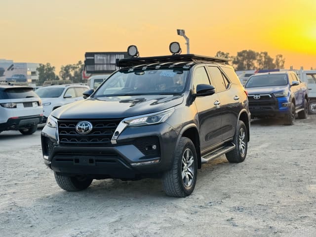 2020 TOYOTA Fortuner