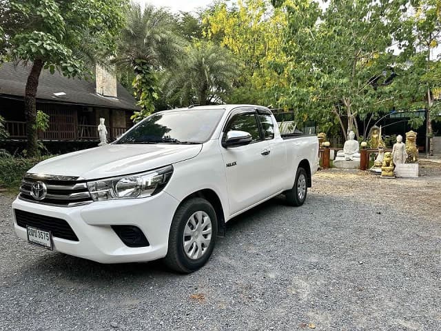 2017 TOYOTA Hilux