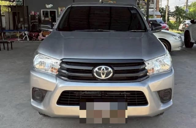 2017 TOYOTA Hilux, 