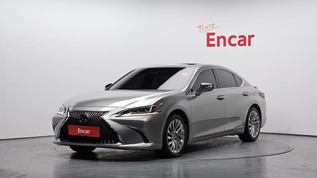 2020 LEXUS ES