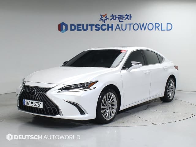 2025 LEXUS ES