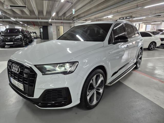 2022 AUDI Q7