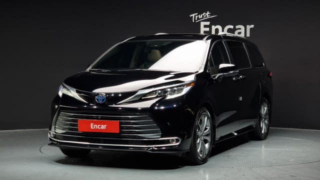 2024 TOYOTA Sienna