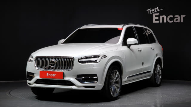 2020 VOLVO XC90