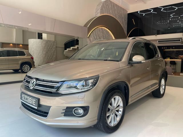 2016 VOLKSWAGEN Tiguan