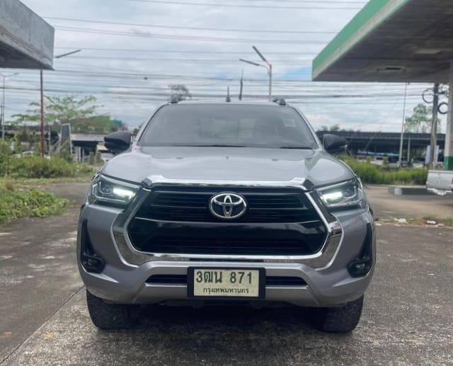 2021 TOYOTA Hilux