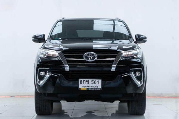 2019 TOYOTA Fortuner