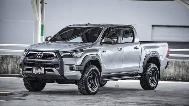 2023 TOYOTA Hilux