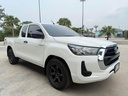 2021 TOYOTA Hilux, 