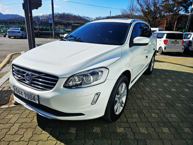 2017 VOLVO XC60