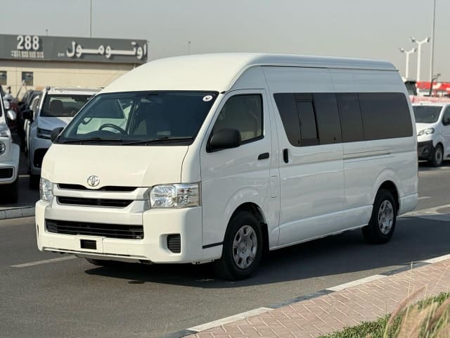 2017 TOYOTA Hiace Commuter
