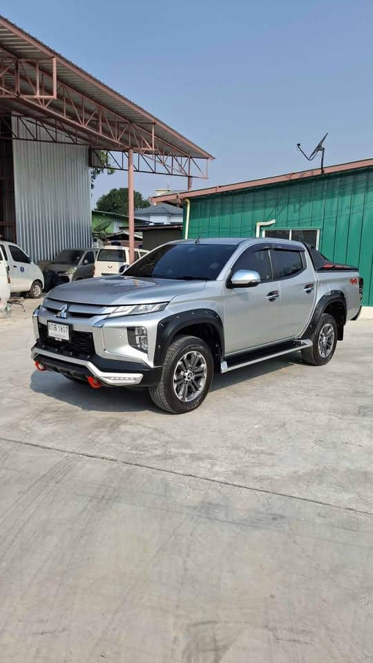 2019 MITSUBISHI Triton