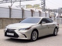 2019 LEXUS ES