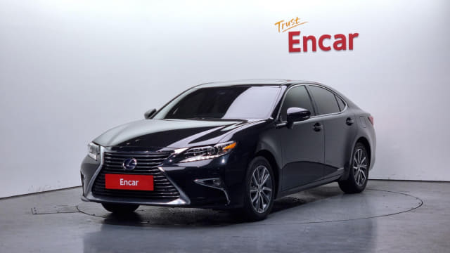 2018 LEXUS ES