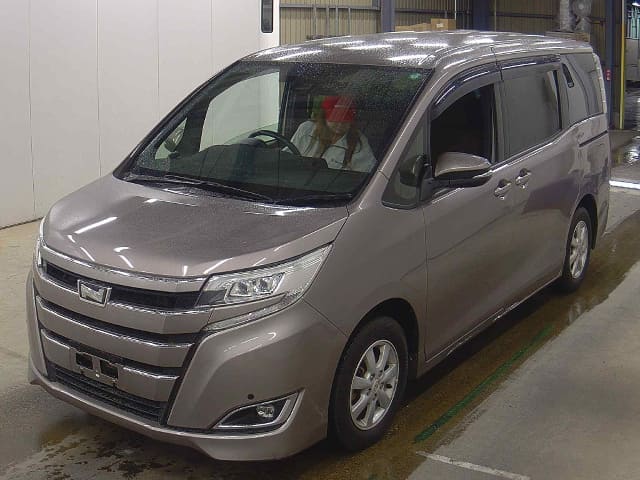 2019 TOYOTA Noah