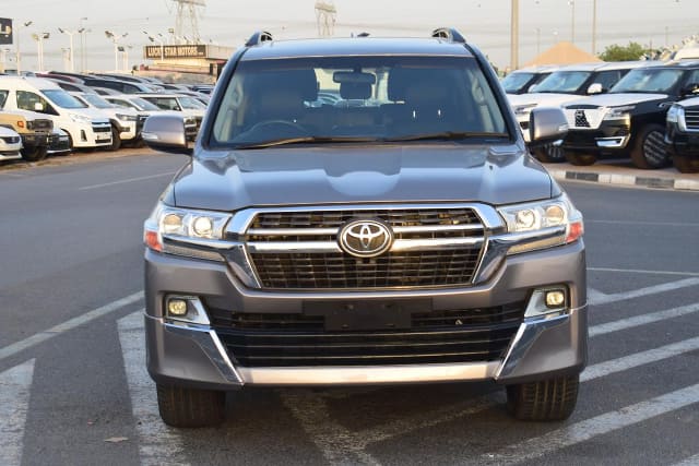2017 TOYOTA Land Cruiser