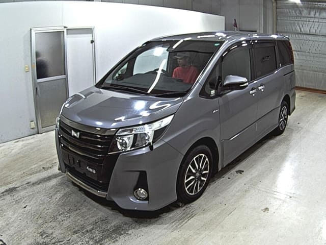 2017 TOYOTA Noah