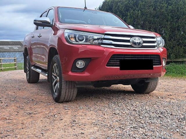 2016 TOYOTA Hilux