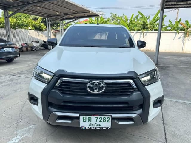2021 TOYOTA Hilux