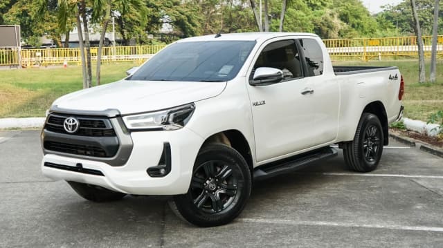 2021 TOYOTA Hilux